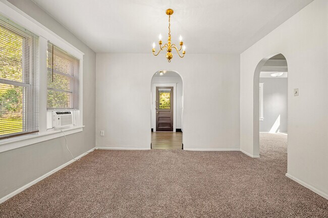 Building Photo - 2216 McMonagle Ave