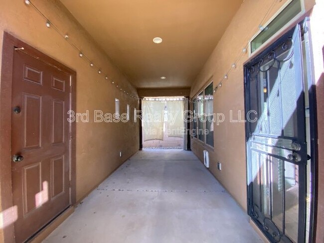 Building Photo - 4442 N Jackson Ct