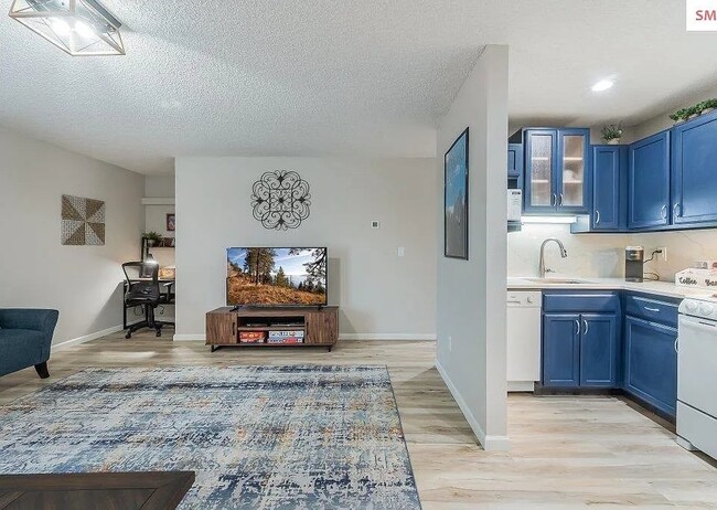 Building Photo - 112 Holiday Loop