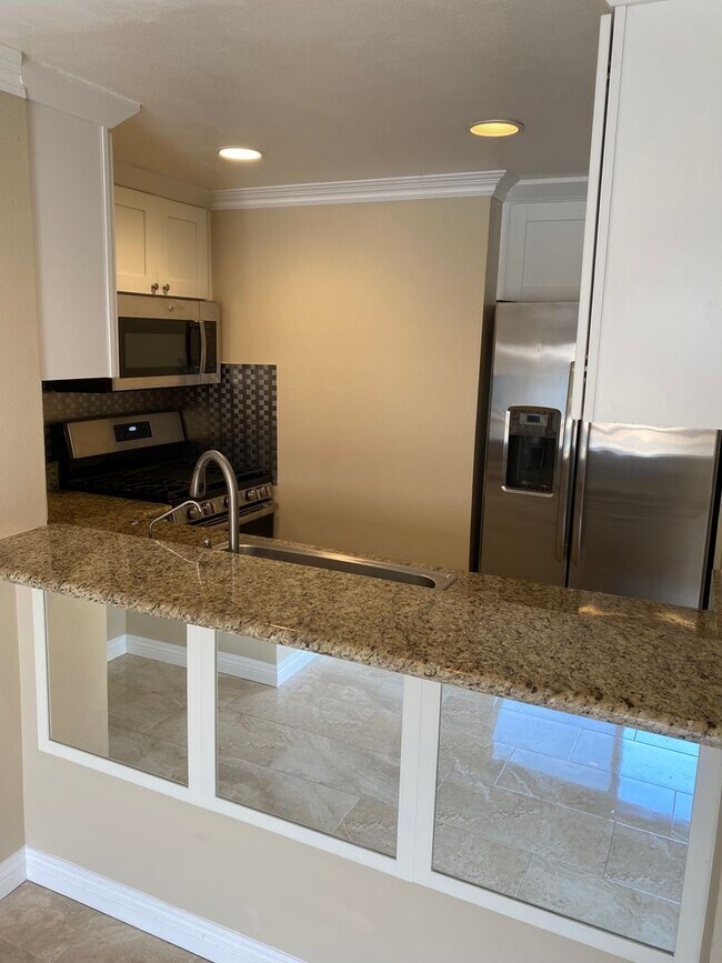Building Photo - Attn Irvine!  Remodeled Upper 2 bed, 2 bath condo