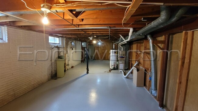 Building Photo - 143 Crestridge Dr NW