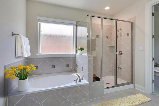 Building Photo - 3009 Silvergrass Cv