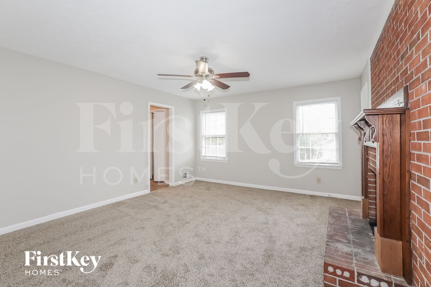 Building Photo - 1726 Knight Cir SW
