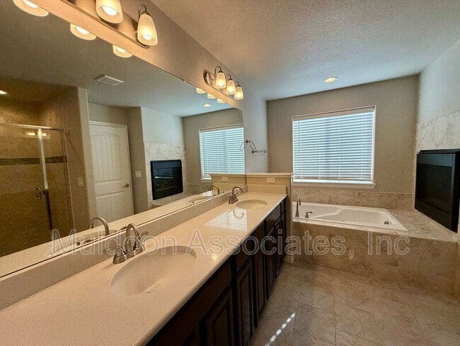 Building Photo - 12765 Winding Glen Ln