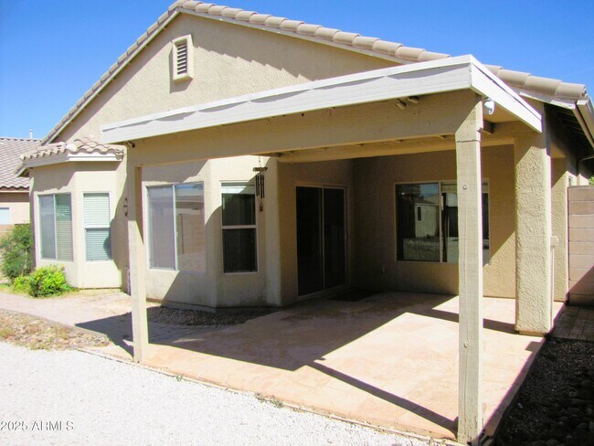 Building Photo - 1046 Estancia Dr