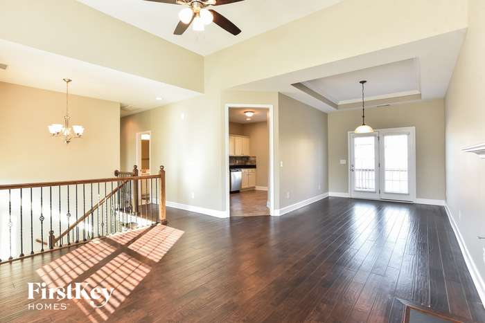 Building Photo - 425 Chinook Dr