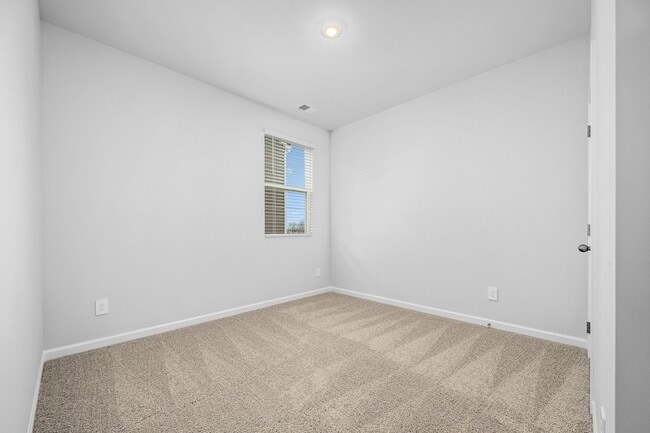 Building Photo - 1512 Mountain View Dr