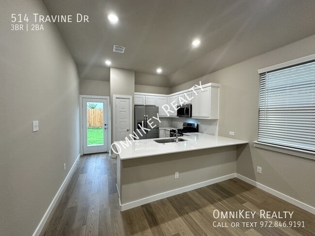 Building Photo - 514 Travine Dr