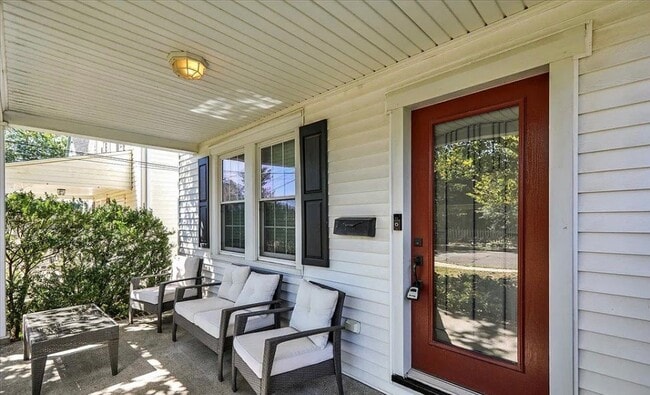 Building Photo - 813 N Franklin St