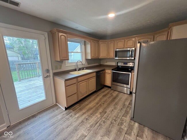 Building Photo - 2611 N Delaware St