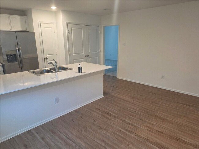 Building Photo - 7202 Clover Chase Dr