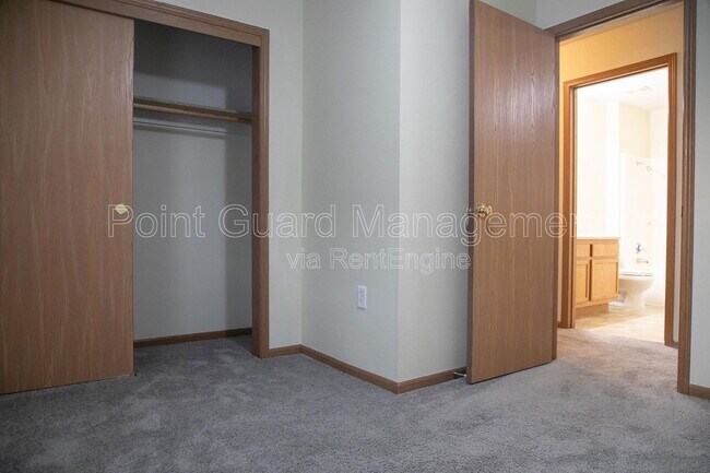 Building Photo - 1005 Ave K Ave