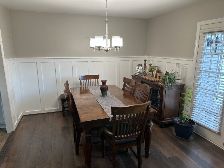 Building Photo - 9129 Kings Canyon Dr