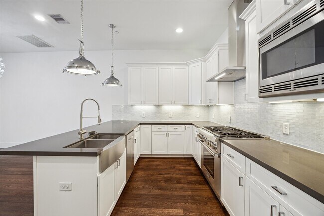 Building Photo - 2509 Dorrington St