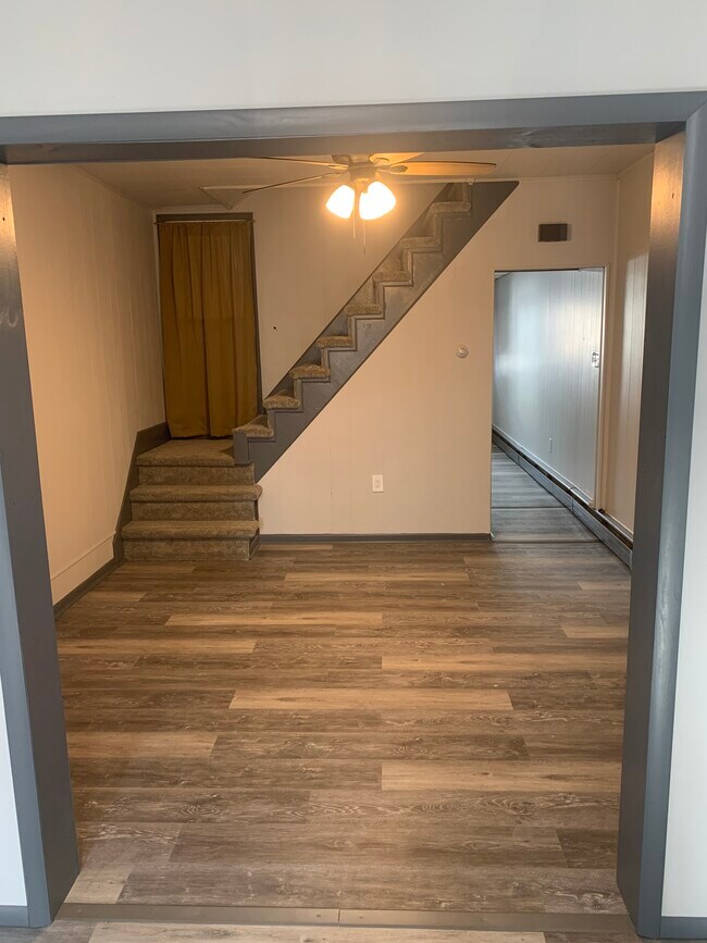 Building Photo - 403 W Mahanoy St