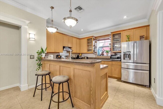 Building Photo - 1033 NE 17th Way