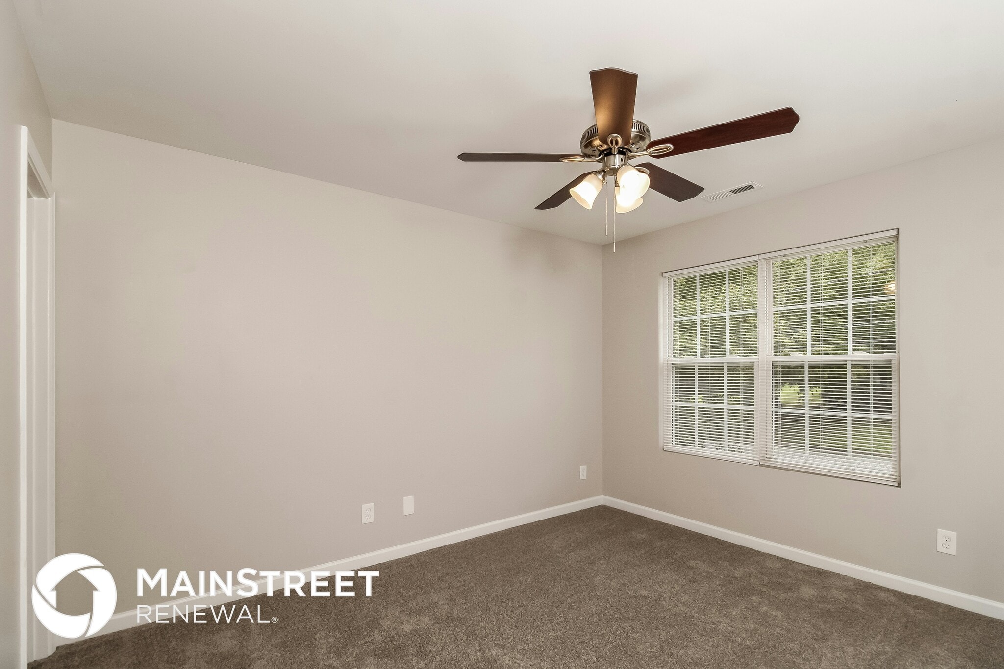 Building Photo - 3921 Springbrook Dr