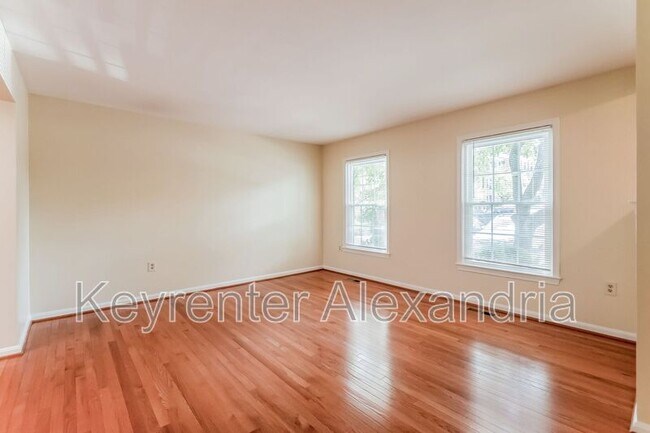 Building Photo - 8239 Dr Craik Ct