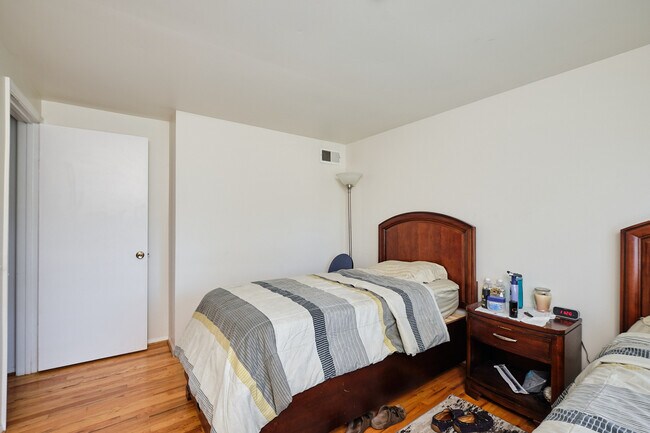 Building Photo - 9124 Orchard Brook Dr