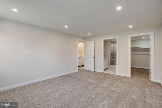 Building Photo - 9003 Fox Lair Dr