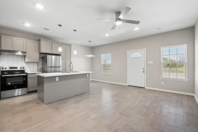 Building Photo - 142 Calloway St