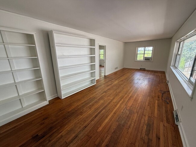 Building Photo - 114 Lookout Cir SW