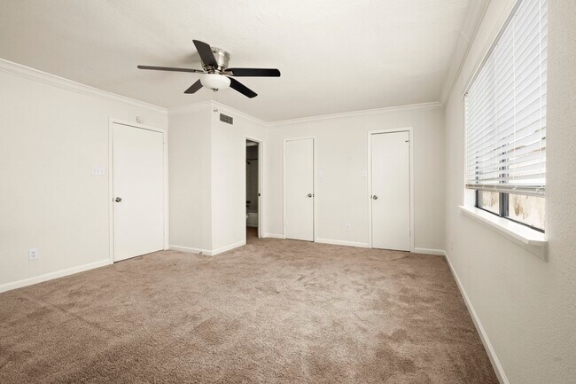 Building Photo - 1115 Augusta Dr