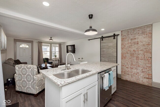 Building Photo - 2248 Nowland Ave