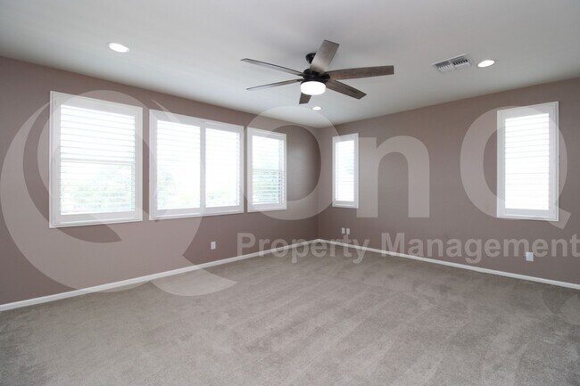 Building Photo - 3080 S Jasmine Dr