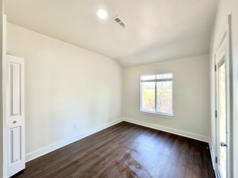 Building Photo - 1215 Corporate Dr