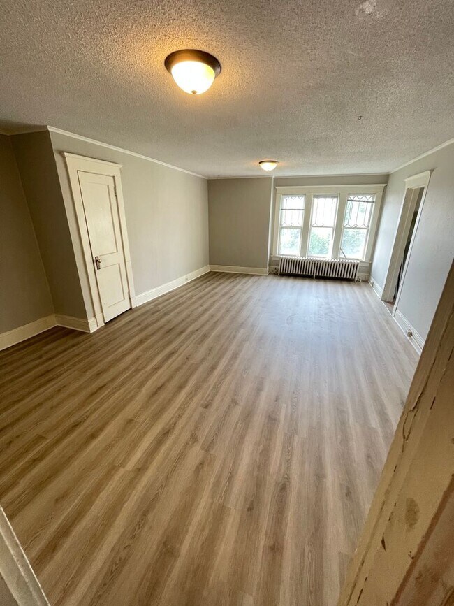 Building Photo - 601 Woodland Ave