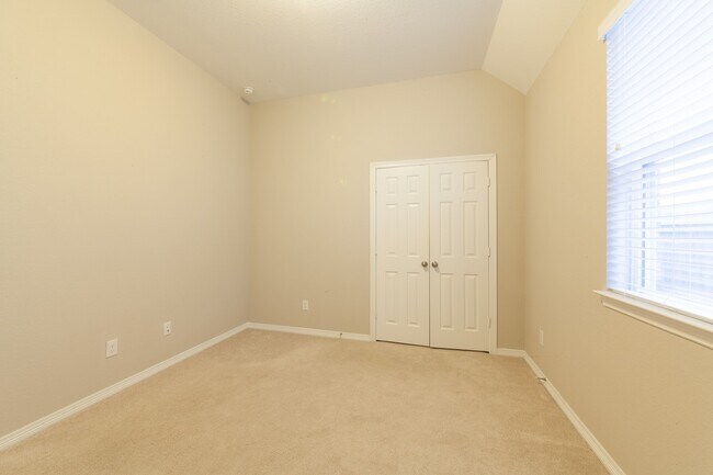 Building Photo - 22138 Grand Mist Dr