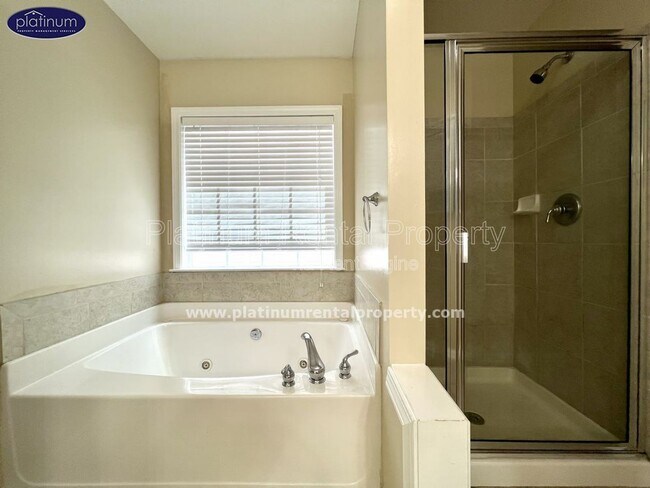 Building Photo - 1751 Bentridge Dr