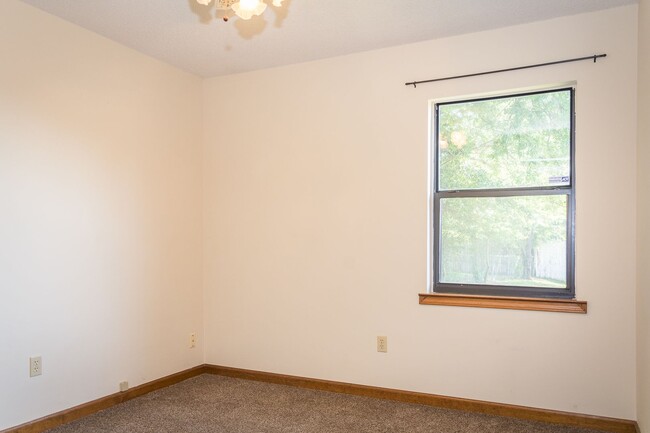 Building Photo - 10900 Co Rd 1