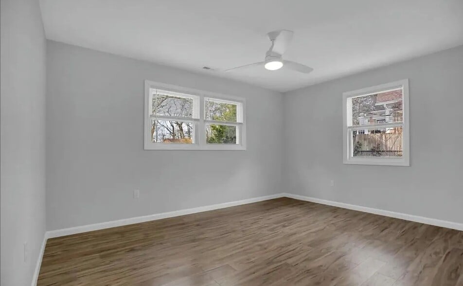 Building Photo - 5922 Benton Heights Ave