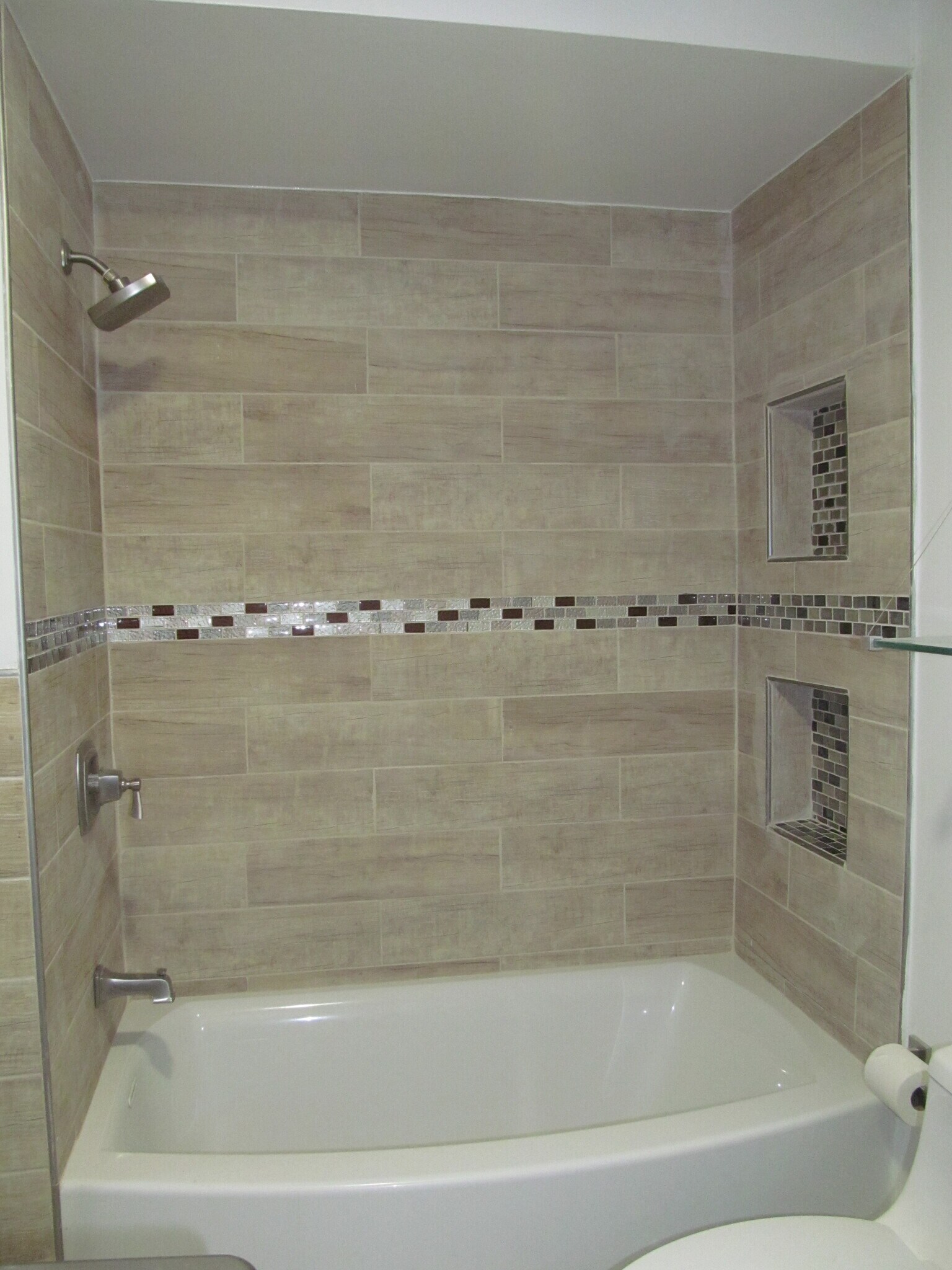 bathroom No. 1-pic 2 - 307 N 7th St