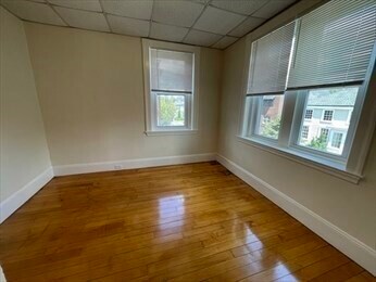 Building Photo - 15 Lynde St