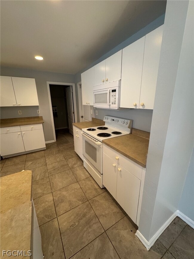 Building Photo - 1063 Peach St