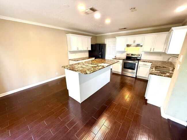 Building Photo - 5716 Watercress Dr