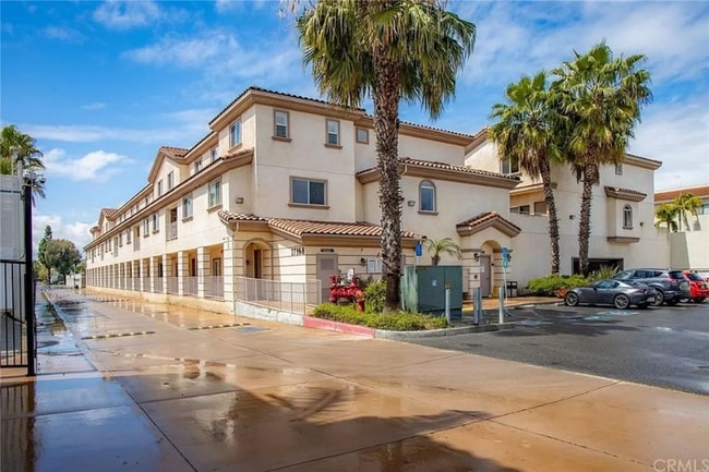 Building Photo - 17168 Newhope St