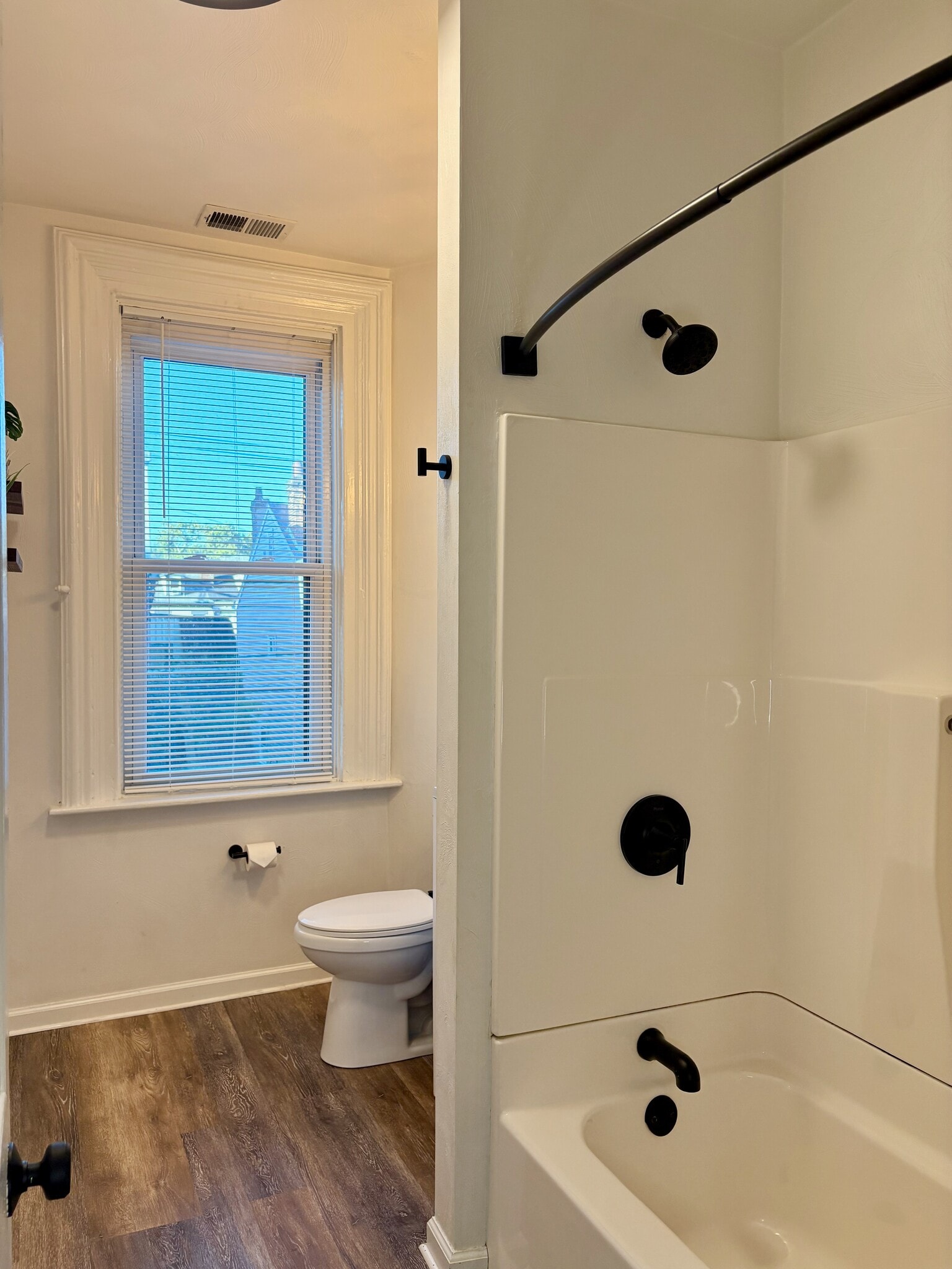 Bathroom - 2202 Sarah St