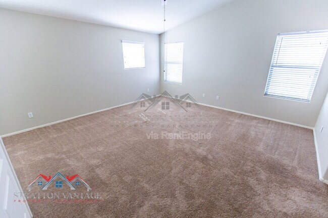 Building Photo - 17932 W Caribbean Ln