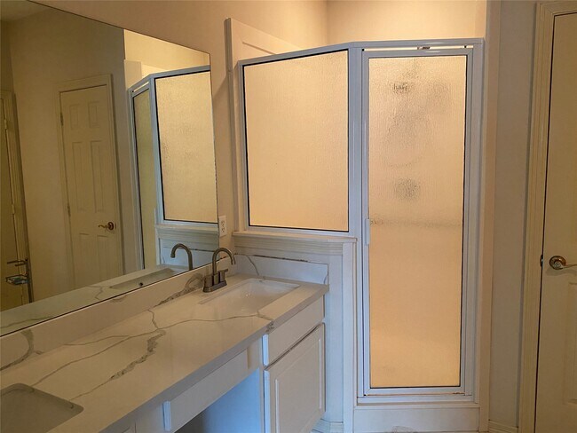 Building Photo - 10723 Norchester Village Dr