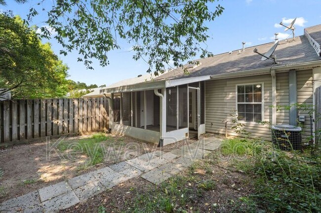 Building Photo - 133 Single Tree Ln