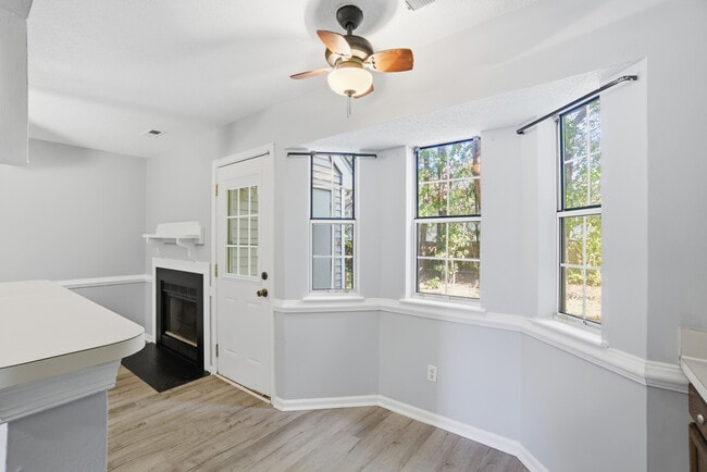 Building Photo - 55 Treasure Key