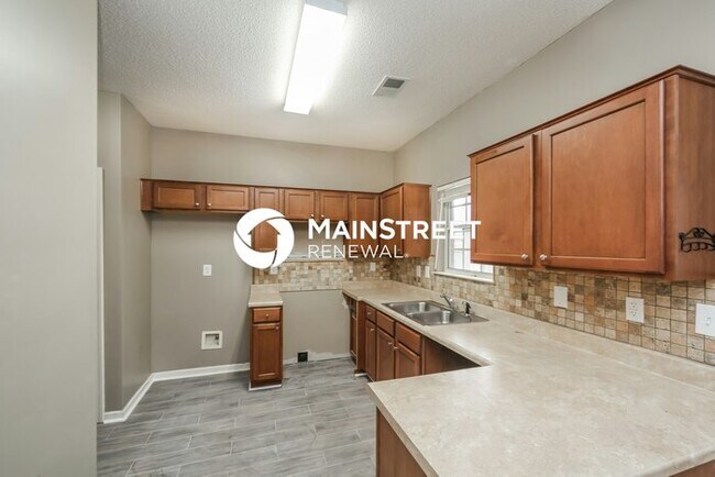 Building Photo - 3 Bedroom Pet-Friendly Home in CORDOVA, TN with Main Street Renewal