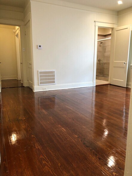 Building Photo - 2217 Napoleon Ave