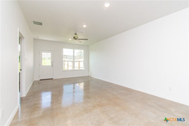 Building Photo - 3903 American Elm Dr