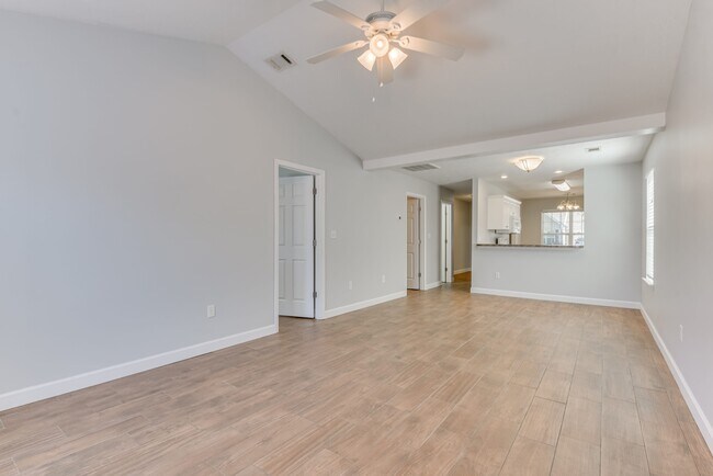 Building Photo - 1609 Bradley Way