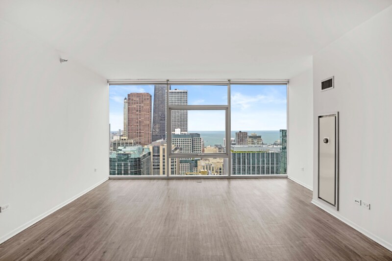 Building Photo - 383 E Ohio St
